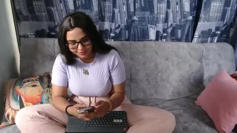 Snapshot of mia_peyton chatting on 01/24/25, 08:22 Mia online show from 01/24/25, 08:22