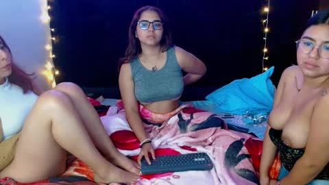 Snapshot of mia_peyton chatting on 01/28/25, 03:46 Mia online show from 01/28/25, 03:46