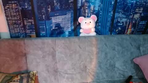 Mia  online show from 04/28/26, 07:08