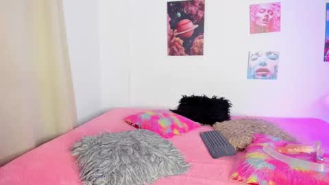 mia_purplee online show from 10/02/25, 03:13