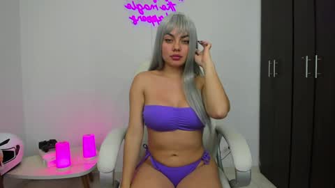 Snapshot of mia_rise chatting on 01/09/25, 02:54 Mia online show from 01/09/25, 02:54