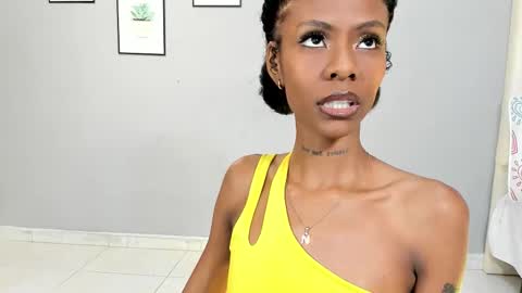 Mia online show from 03/12/25, 02:56