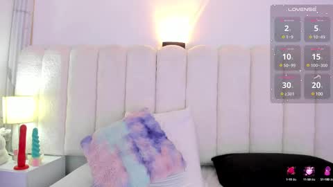 Snapshot of mia_rom chatting on 03/08/25, 03:24 Mia online show from 03/08/25, 03:24