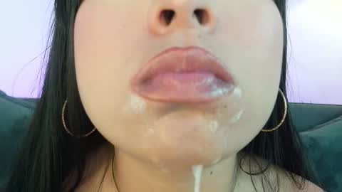 Snapshot of mia_roux1 chatting on 05/08/26, 10:37 Mia online show from 05/08/26, 10:37