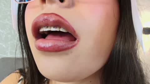 Mia Roux online show from 01/02/25, 10:01