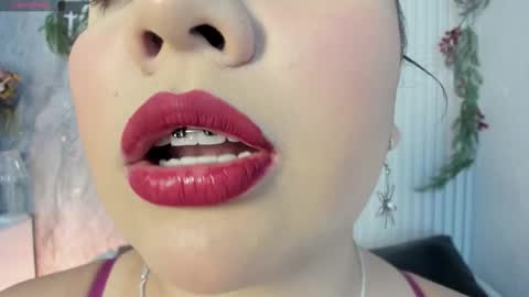 Snapshot of mia_roux13 chatting on 11/08/25, 01:50 Mia Roux online show from 11/08/25, 01:50