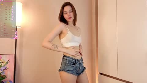 Mia  Roxy online show from 11/08/25, 08:07