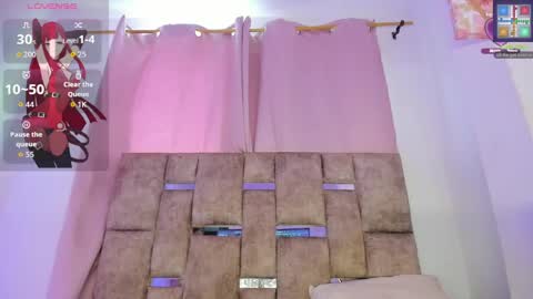 Snapshot of mia_royal chatting on 04/10/26, 07:07 mia_royal online show from 04/10/26, 07:07