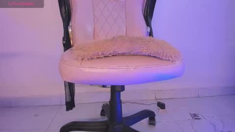 Snapshot of mia_royal chatting on 04/16/26, 09:39 mia_royal online show from 04/16/26, 09:39