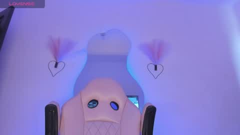 Snapshot of mia_royal chatting on 04/18/26, 06:56 mia_royal online show from 04/18/26, 06:56