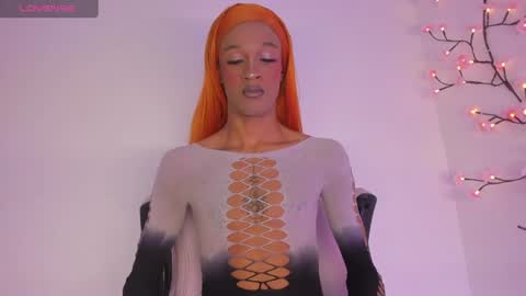 Snapshot of mia_royal chatting on 06/15/26, 05:59 mia_royal online show from 06/15/26, 05:59