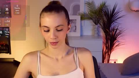 Mia online show from 11/21/25, 06:23