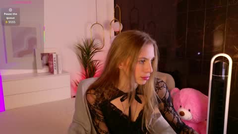 Snapshot of mia_silk chatting on 04/03/26, 06:22 Mia online show from 04/03/26, 06:22