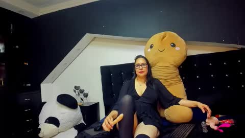 Snapshot of mia_simmons_ chatting on 04/28/26, 07:08 mia_simmons_ online show from 04/28/26, 07:08