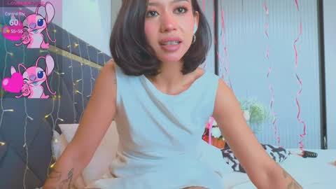 Snapshot of mia_sirenia chatting on 01/17/25, 08:34 Mia online show from 01/17/25, 08:34