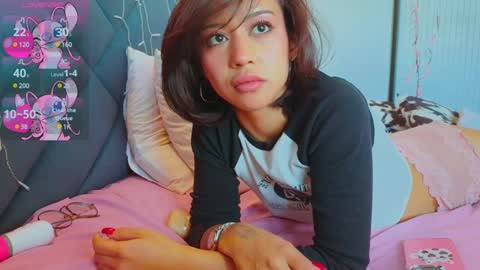 Snapshot of mia_sirenia chatting on 01/24/25, 10:11 Mia online show from 01/24/25, 10:11