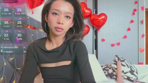 Snapshot of mia_sirenia chatting on 02/14/25, 06:34 Mia online show from 02/14/25, 06:34