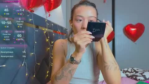 Snapshot of mia_sirenia chatting on 02/14/25, 12:36 Mia online show from 02/14/25, 12:36