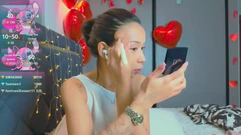 Snapshot of mia_sirenia chatting on 02/15/25, 12:43 Mia online show from 02/15/25, 12:43