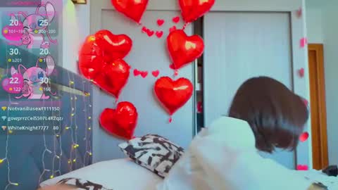 Snapshot of mia_sirenia chatting on 02/17/25, 05:36 Mia online show from 02/17/25, 05:36