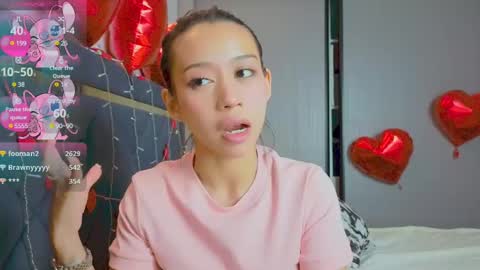 Snapshot of mia_sirenia chatting on 02/22/25, 12:40 Mia online show from 02/22/25, 12:40