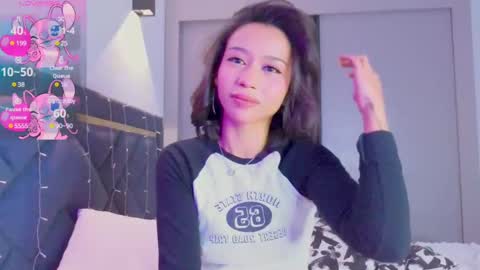 Snapshot of mia_sirenia chatting on 03/02/25, 06:27 Mia online show from 03/02/25, 06:27