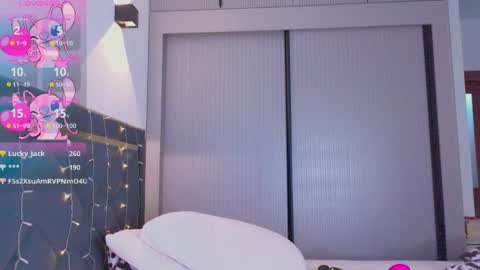 Snapshot of mia_sirenia chatting on 03/02/25, 03:37 Mia online show from 03/02/25, 03:37