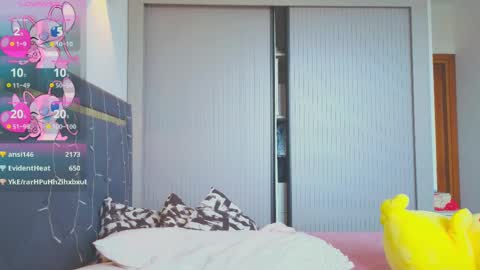 Snapshot of mia_sirenia chatting on 03/08/25, 09:50 Mia online show from 03/08/25, 09:50