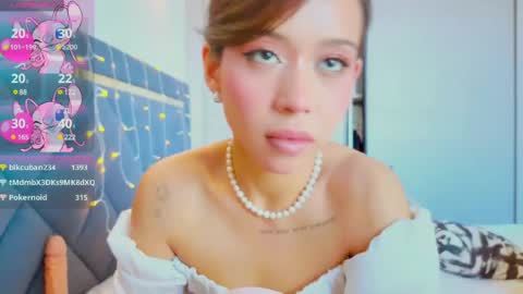 Snapshot of mia_sirenia chatting on 03/10/25, 09:32 Mia online show from 03/10/25, 09:32