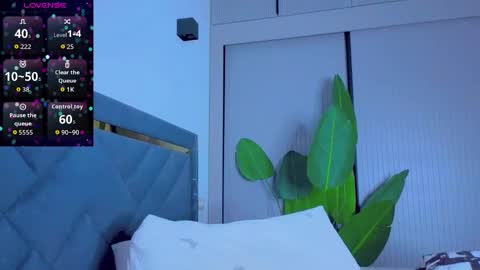 Snapshot of mia_sirenia chatting on 09/13/25, 04:07 Mia online show from 09/13/25, 04:07