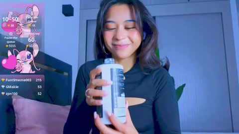 Snapshot of mia_sirenia chatting on 10/05/25, 05:00 Mia online show from 10/05/25, 05:00