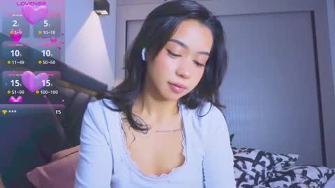 Snapshot of mia_sirenia chatting on 10/24/25, 08:05 Mia online show from 10/24/25, 08:05