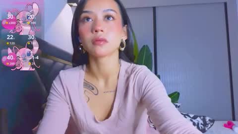 Snapshot of mia_sirenia chatting on 10/26/25, 06:14 Mia online show from 10/26/25, 06:14