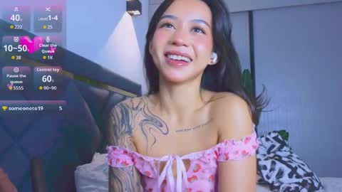 Snapshot of mia_sirenia chatting on 11/01/25, 06:32 Mia online show from 11/01/25, 06:32