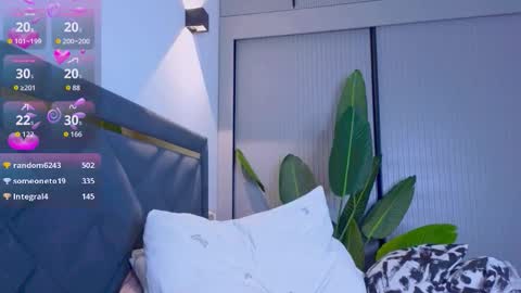 Snapshot of mia_sirenia chatting on 11/02/25, 08:11 Mia online show from 11/02/25, 08:11