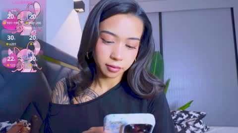 Snapshot of mia_sirenia chatting on 11/12/25, 03:34 Mia online show from 11/12/25, 03:34