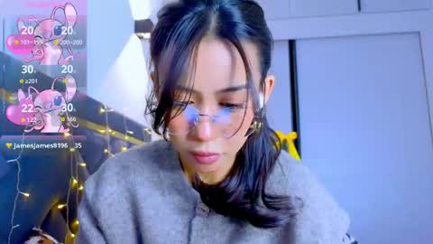 Mia online show from 12/18/25, 04:35