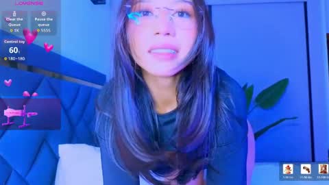 Mia online show from 05/15/26, 09:33