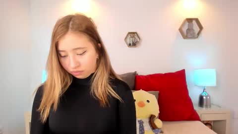 Mia  online show from 01/19/26, 01:04