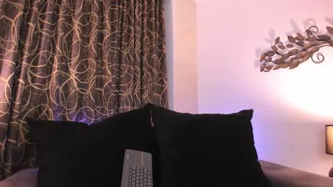 Mia  online show from 02/14/26, 01:41