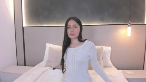 Snapshot of mia_slora chatting on 04/01/26, 11:55 M I A online show from 04/01/26, 11:55