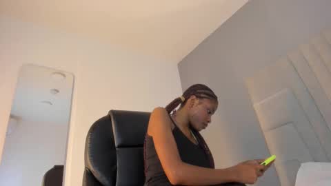 mia_smith_x online show from 03/11/25, 10:53