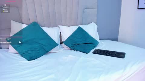 mia_smith_x online show from 10/01/25, 08:15