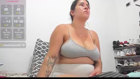 Snapshot of mia_soman chatting on 11/05/25, 09:15 mia soman online show from 11/05/25, 09:15