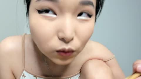 Snapshot of mia_soyun chatting on 05/08/26, 12:10 Your Soyun online show from 05/08/26, 12:10