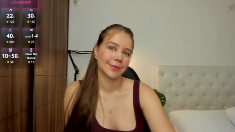 Mia online show from 10/24/25, 11:06