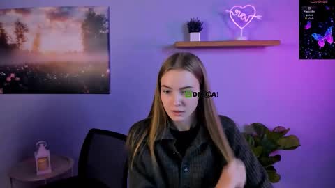 mia_starrr_ online show from 11/10/25, 09:52