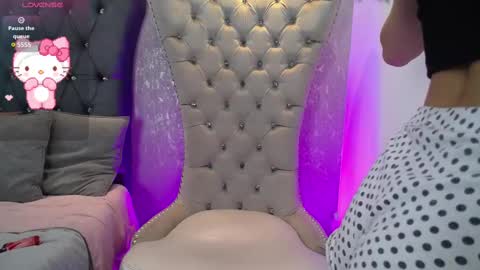 Mia online show from 09/27/25, 01:38