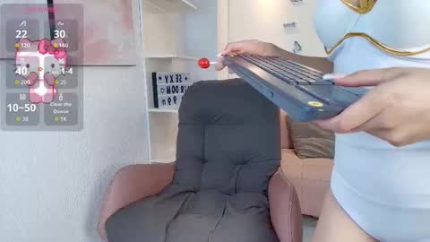 Mia online show from 01/08/26, 05:43