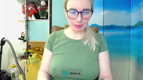 Snapshot of mia_sunnyy chatting on 02/08/26, 12:41 Mia. online show from 02/08/26, 12:41